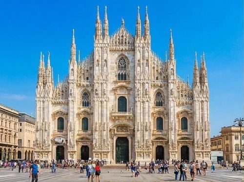 Milan's cathedral square